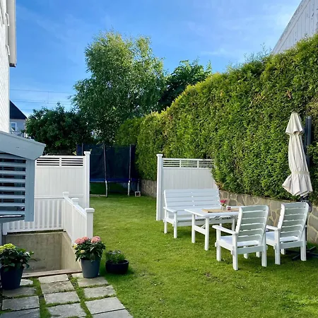 Down Town Apartment With Outside Area In Villa Kristiansand Extérieur photo